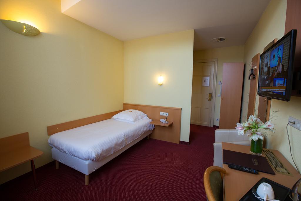 Albion Hotel Ieper Pokoj fotografie